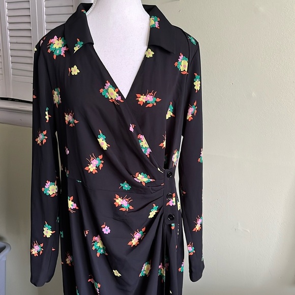 ASOS DESIGN ruched front button up wrap shirt midi dress in black floral print - Picture 3 of 16